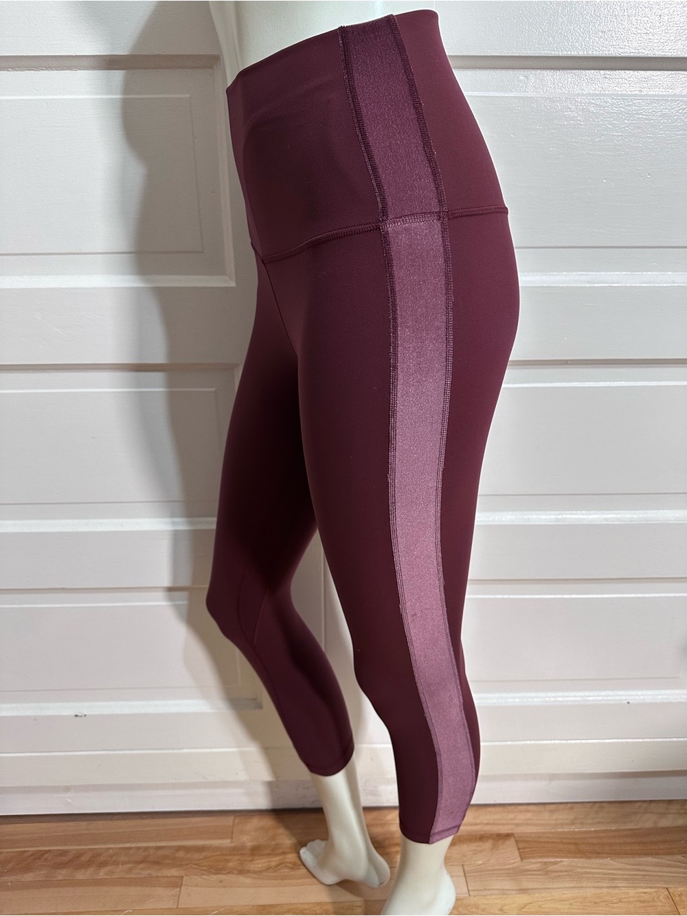 Lululemon Special Edition Align Super High-Rise Crop *Velvet Size 6 Garnet $118